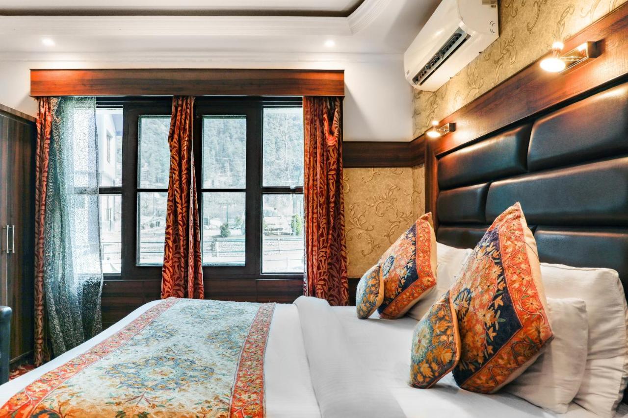 Pahalgam Retreat Hotel Exterior photo