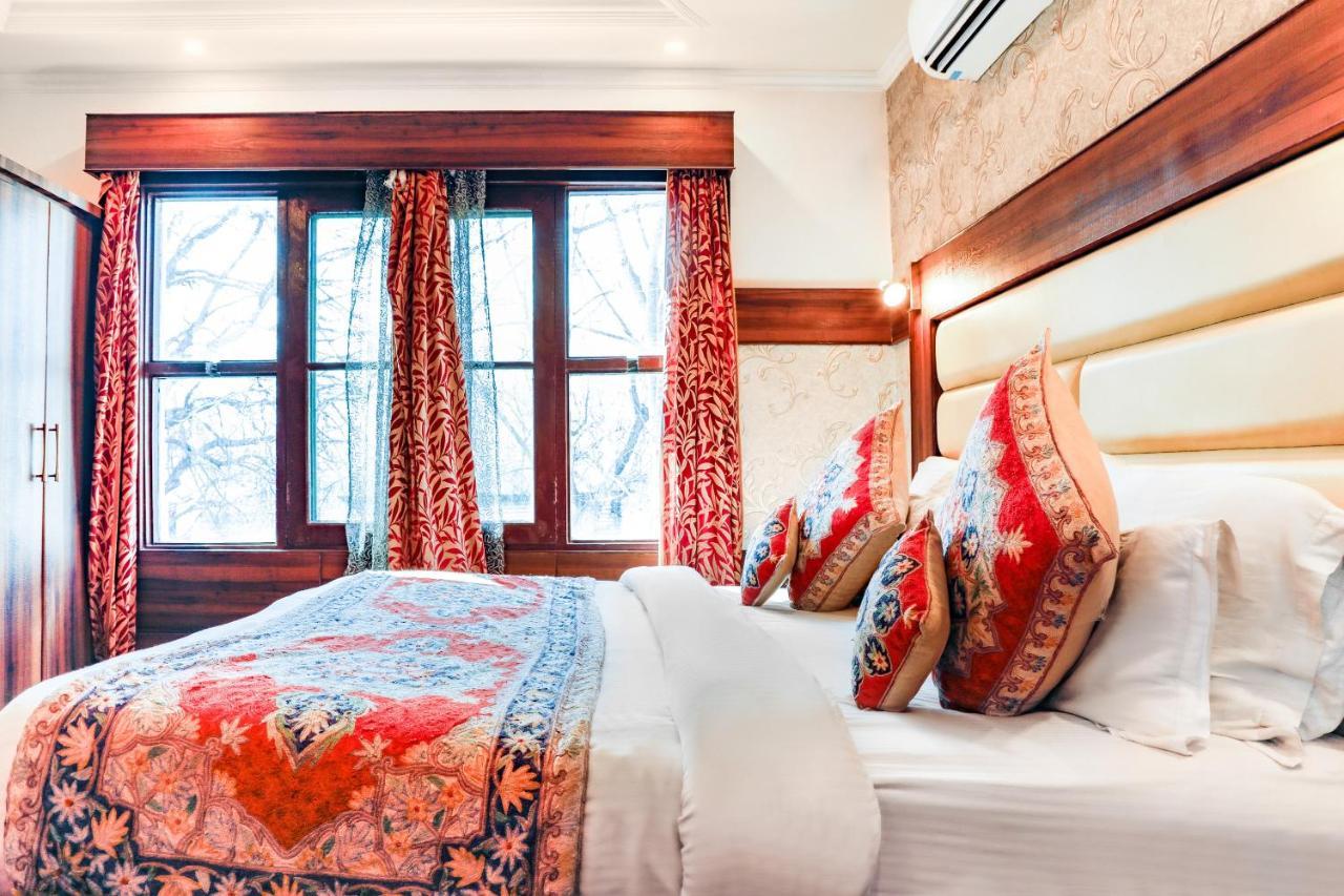 Pahalgam Retreat Hotel Exterior photo